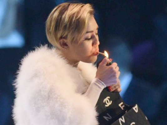 Miley Cyrus a fost declarată artistul anului 2013